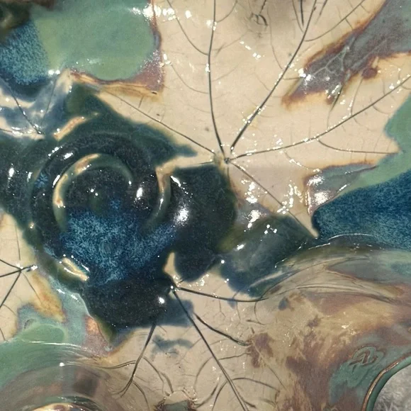 Studio Pottery Ruffled Bowl - Picture 7 of 14